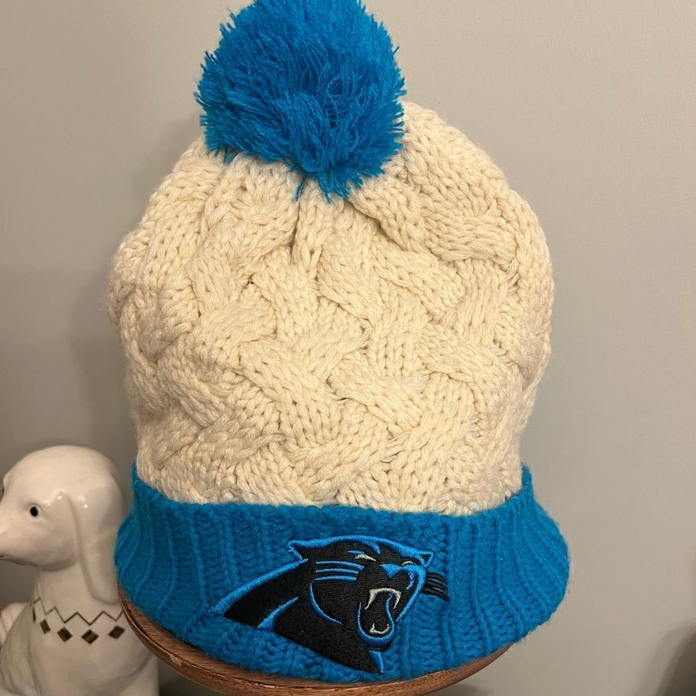Women’s‎ NFL Carolina Panthers woven knit Pom winter hat.